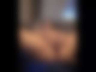 Honestlyfux's Live Sex Cam Show
