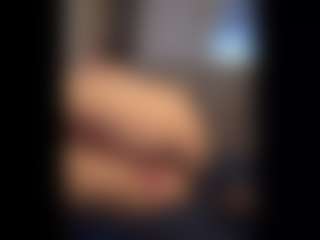 Honestlyfux's Live Sex Cam Show