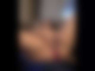 Honestlyfux's Live Sex Cam Show