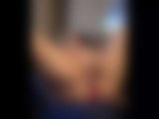 Honestlyfux's Live Sex Cam Show