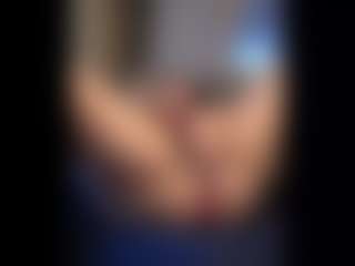 Honestlyfux's Live Sex Cam Show