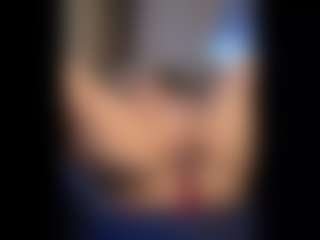 Honestlyfux's Live Sex Cam Show