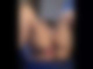 Honestlyfux's Live Sex Cam Show