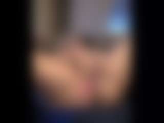 Honestlyfux's Live Sex Cam Show