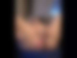 Honestlyfux's Live Sex Cam Show