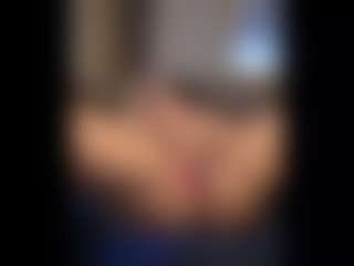 Honestlyfux's Live Sex Cam Show