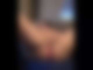 Honestlyfux's Live Sex Cam Show