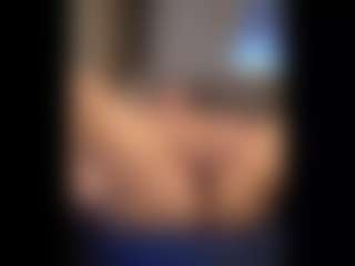 Honestlyfux's Live Sex Cam Show