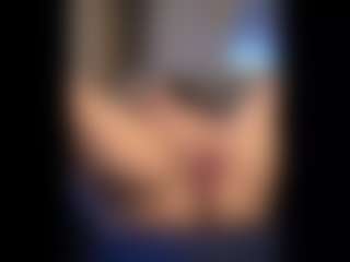 Honestlyfux's Live Sex Cam Show