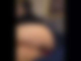 Honestlyfux's Live Sex Cam Show