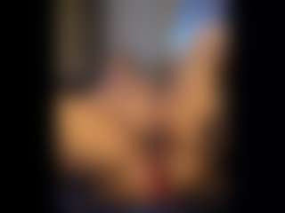 Honestlyfux's Live Sex Cam Show
