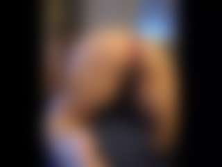 Honestlyfux's Live Sex Cam Show