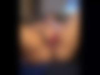 Honestlyfux's Live Sex Cam Show