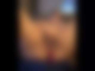 Honestlyfux's Live Sex Cam Show