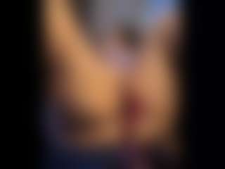 Honestlyfux's Live Sex Cam Show