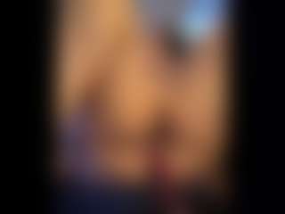 Honestlyfux's Live Sex Cam Show