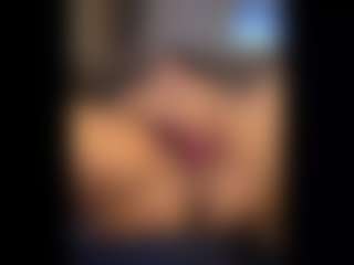 Live cam show with Honestlyfux - Big Tits on CamClone