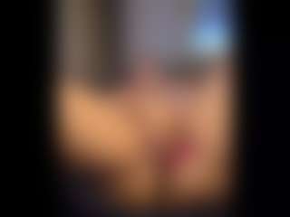 Honestlyfux's Live Sex Cam Show