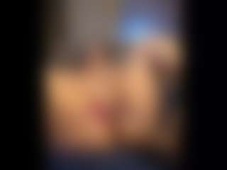 Honestlyfux's Live Sex Cam Show