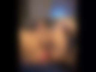 Honestlyfux's Live Sex Cam Show