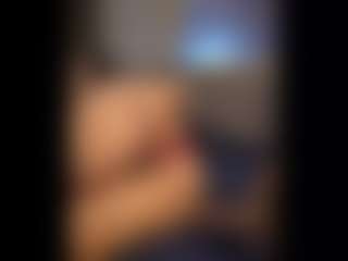 Honestlyfux's Live Sex Cam Show