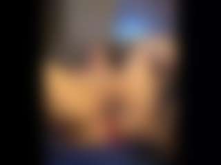 Honestlyfux's Live Sex Cam Show