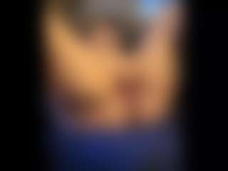 Honestlyfux's Live Sex Cam Show