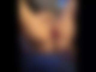 Honestlyfux's Live Sex Cam Show
