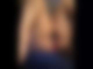 Honestlyfux's Live Sex Cam Show