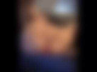 Honestlyfux's Live Sex Cam Show