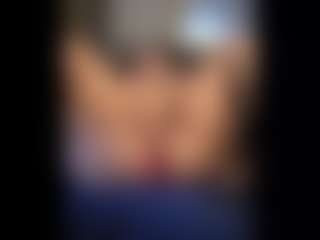Honestlyfux's Live Sex Cam Show