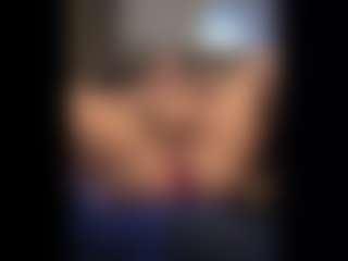 Honestlyfux's Live Sex Cam Show