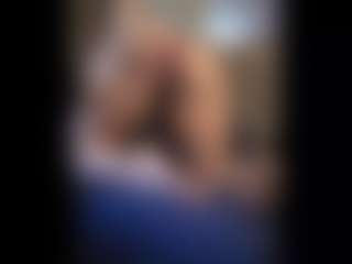 Honestlyfux's Live Sex Cam Show