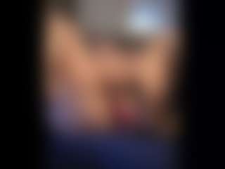 Honestlyfux's Live Sex Cam Show