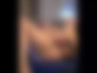 Honestlyfux's Live Sex Cam Show