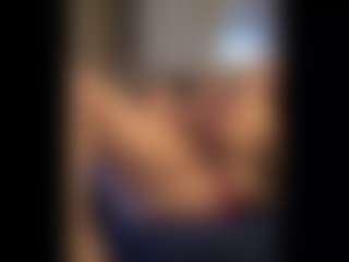 Honestlyfux's Live Sex Cam Show