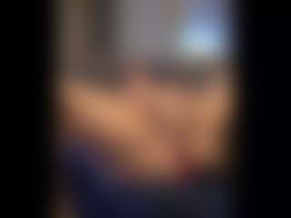 Honestlyfux's Live Sex Cam Show