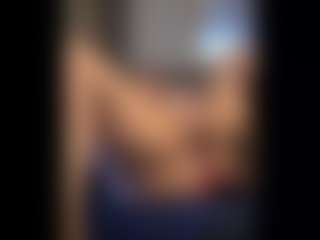 Honestlyfux's Live Sex Cam Show