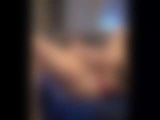 Honestlyfux's Live Sex Cam Show