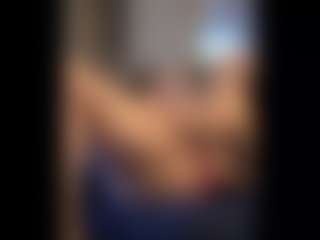 Honestlyfux's Live Sex Cam Show
