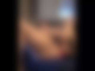 Honestlyfux's Live Sex Cam Show