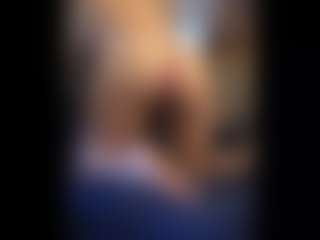 Honestlyfux's Live Sex Cam Show