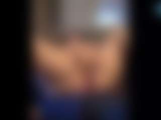 Honestlyfux's Live Sex Cam Show