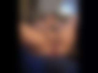 Honestlyfux's Live Sex Cam Show