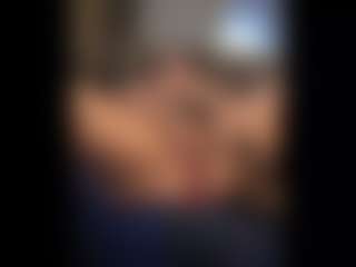 Honestlyfux's Live Sex Cam Show