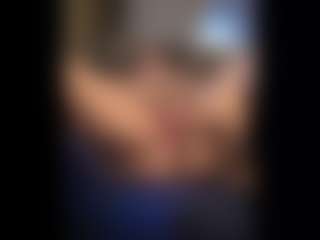 Honestlyfux's Live Sex Cam Show