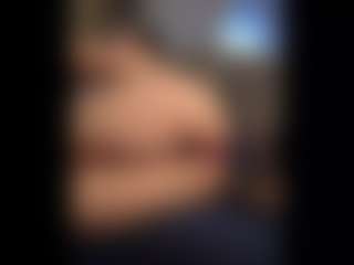 Honestlyfux's Live Sex Cam Show