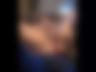 Honestlyfux's Live Sex Cam Show