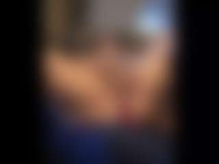 Honestlyfux's Live Sex Cam Show
