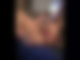 Honestlyfux's Live Sex Cam Show